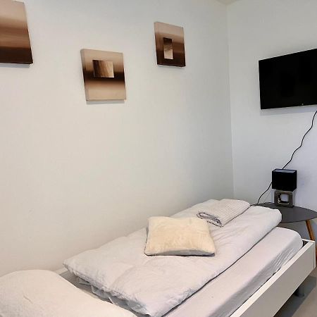 براتيلن Budget Room Free Parking المظهر الخارجي الصورة