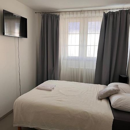 براتيلن Budget Room Free Parking المظهر الخارجي الصورة
