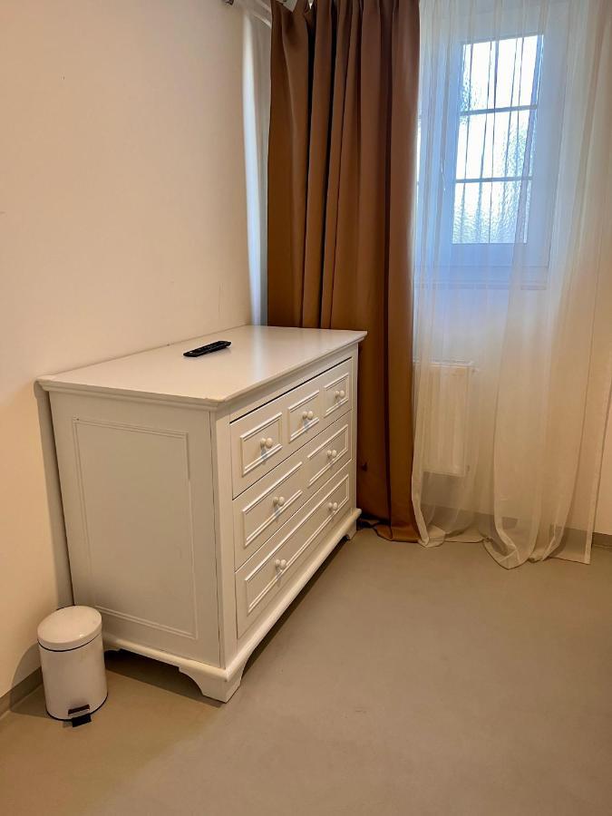 براتيلن Budget Room Free Parking المظهر الخارجي الصورة