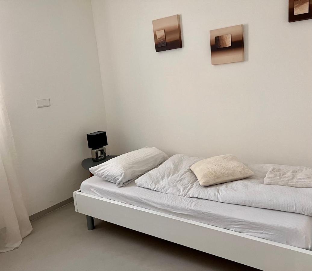 براتيلن Budget Room Free Parking المظهر الخارجي الصورة